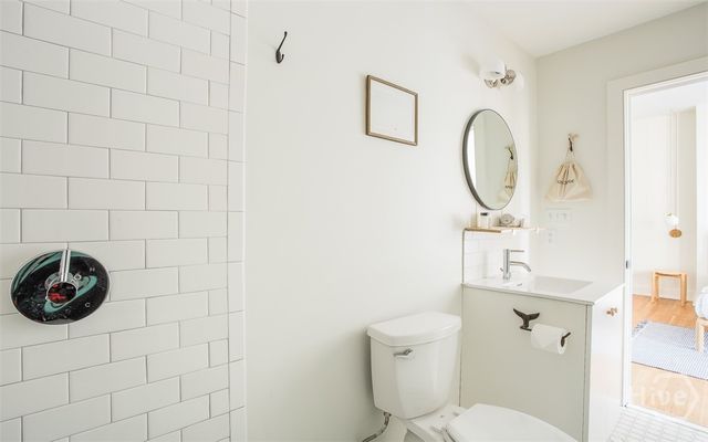 1 E Gordon Street 4, Savannah, GA 31401