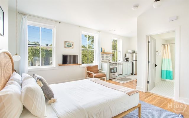 1 E Gordon Street 4, Savannah, GA 31401