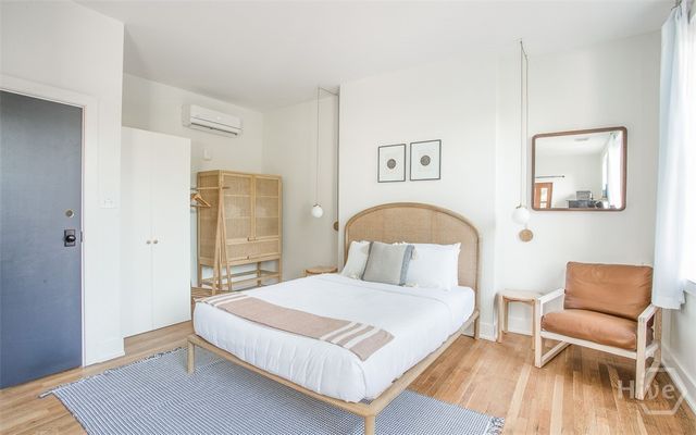 1 E Gordon Street 4, Savannah, GA 31401