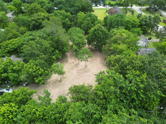 13515 Canterwell Road, Houston, TX 77047