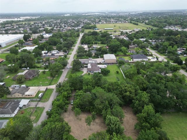 13515 Canterwell Road, Houston, TX 77047