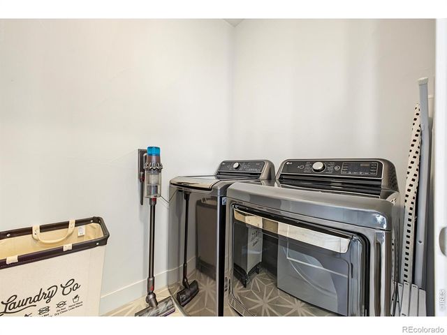 1627 Sundown Run Drive, Windsor, CO 80550