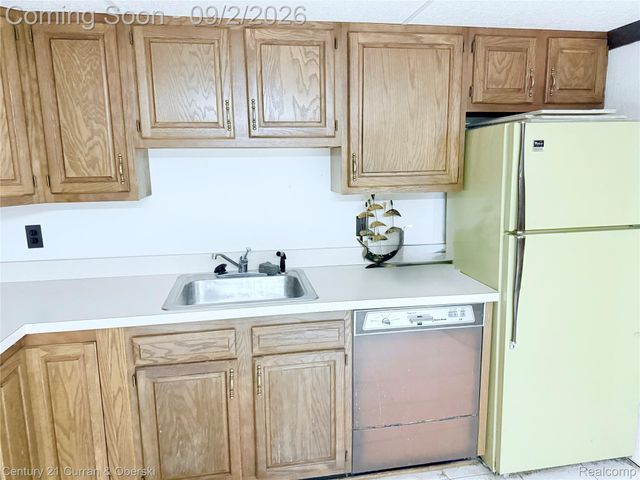 4580 Parkside Boulevard, Allen Park, MI 48101