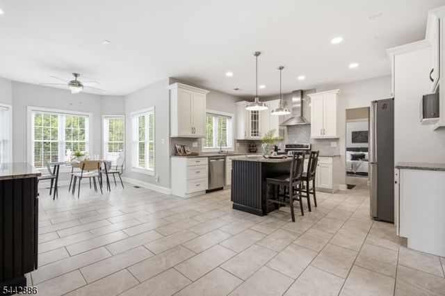 284 Shelburne Pl, Hillsborough Twp., NJ 08844