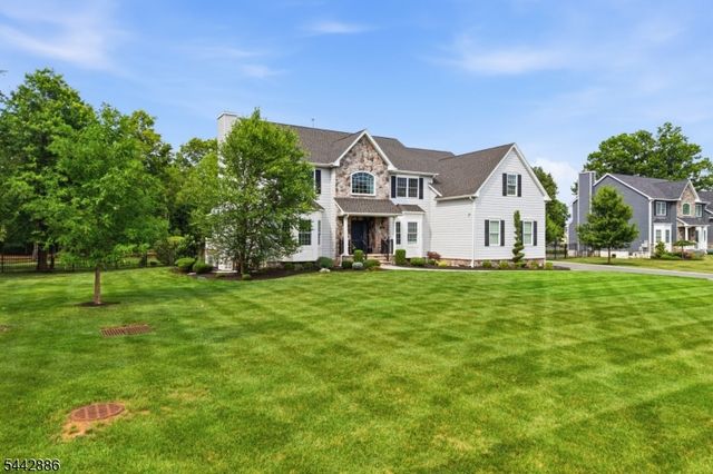 284 Shelburne Pl, Hillsborough Twp., NJ 08844