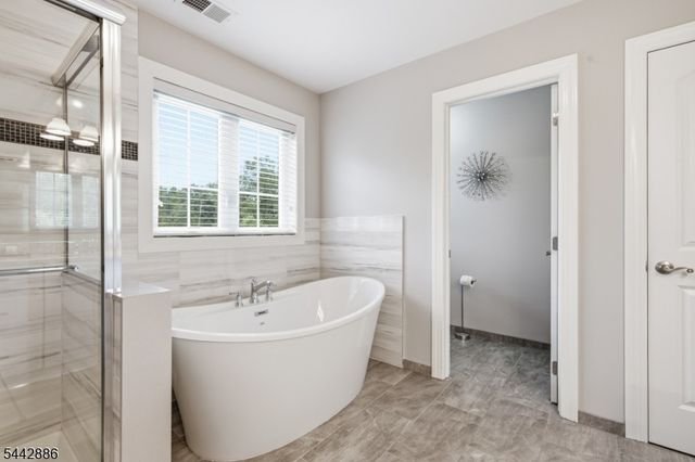284 Shelburne Pl, Hillsborough Twp., NJ 08844