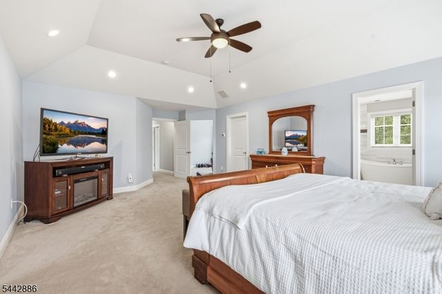284 Shelburne Pl, Hillsborough Twp., NJ 08844