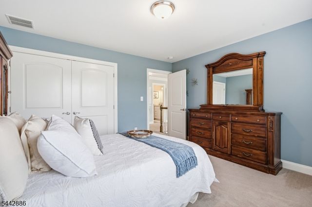 284 Shelburne Pl, Hillsborough Twp., NJ 08844