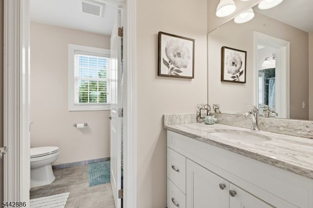 284 Shelburne Pl, Hillsborough Twp., NJ 08844