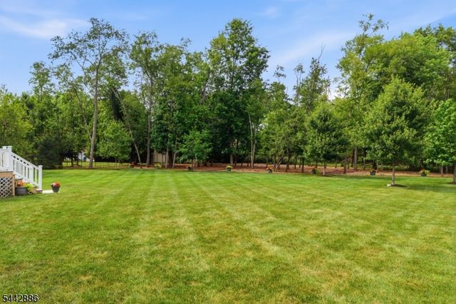 284 Shelburne Pl, Hillsborough Twp., NJ 08844