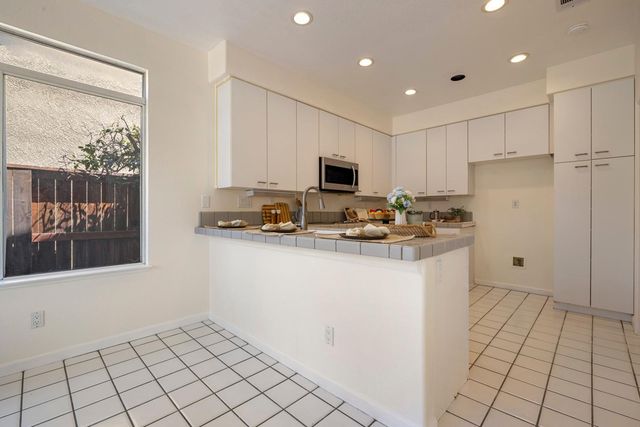 3349 Willowbrook Dr, Stockton, CA 95219