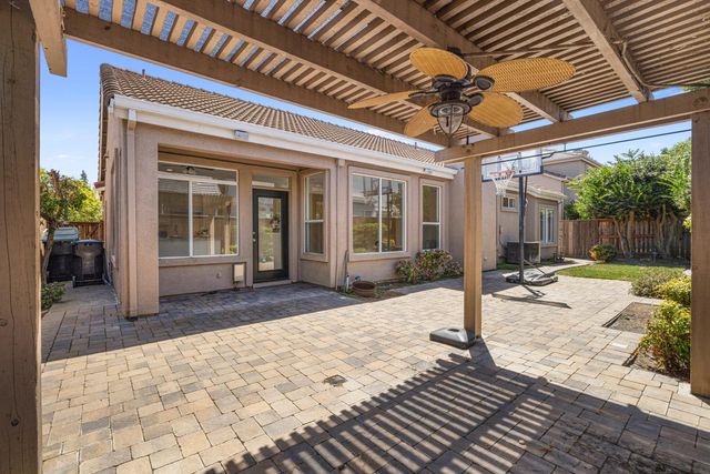 3349 Willowbrook Dr, Stockton, CA 95219