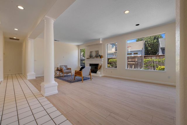 3349 Willowbrook Dr, Stockton, CA 95219