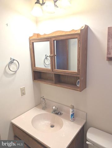 187 WYOMISSING DR, Pocono Lake, PA 18347