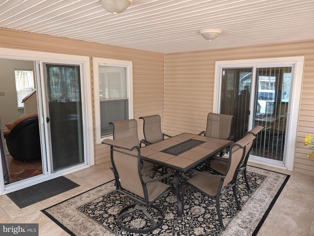 187 WYOMISSING DR, Pocono Lake, PA 18347