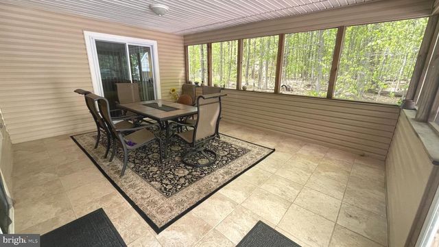 187 WYOMISSING DR, Pocono Lake, PA 18347