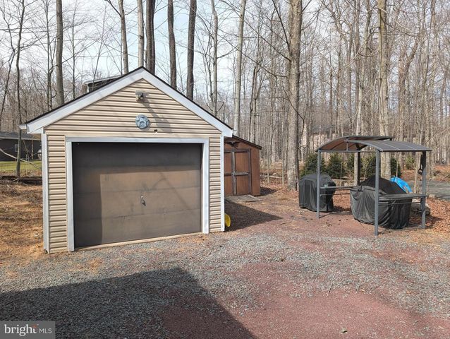 187 WYOMISSING DR, Pocono Lake, PA 18347