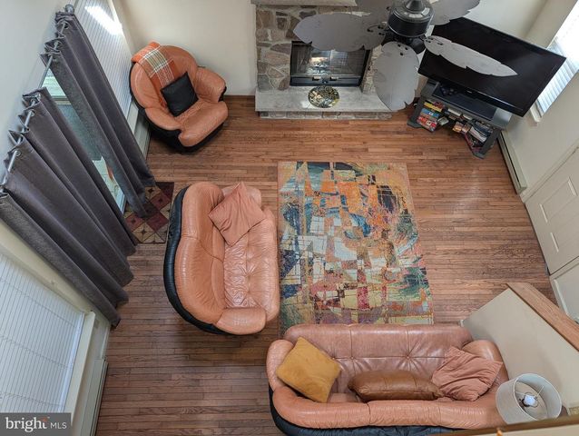 187 WYOMISSING DR, Pocono Lake, PA 18347