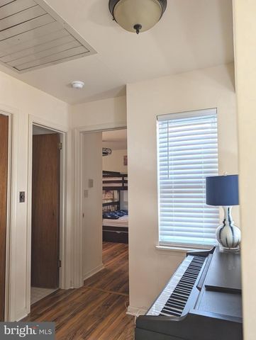 187 WYOMISSING DR, Pocono Lake, PA 18347