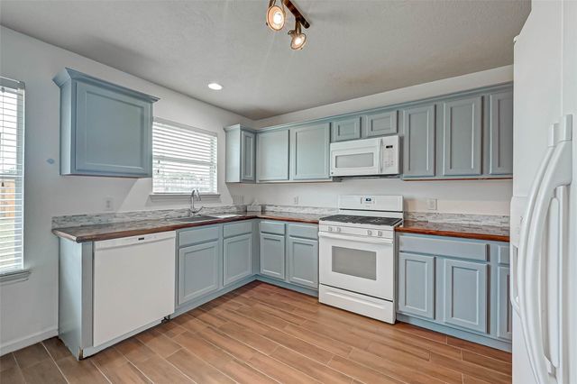 20227 Enchanted Rose Lane, Cypress, TX 77433