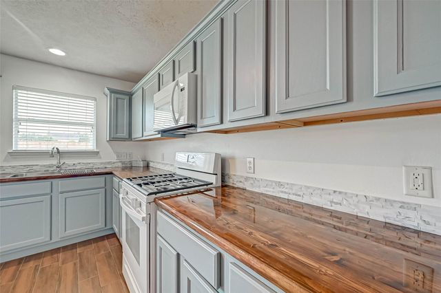 20227 Enchanted Rose Lane, Cypress, TX 77433