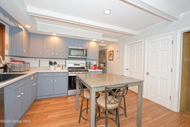 1146 Keyes Avenue, Schenectady, NY 12309