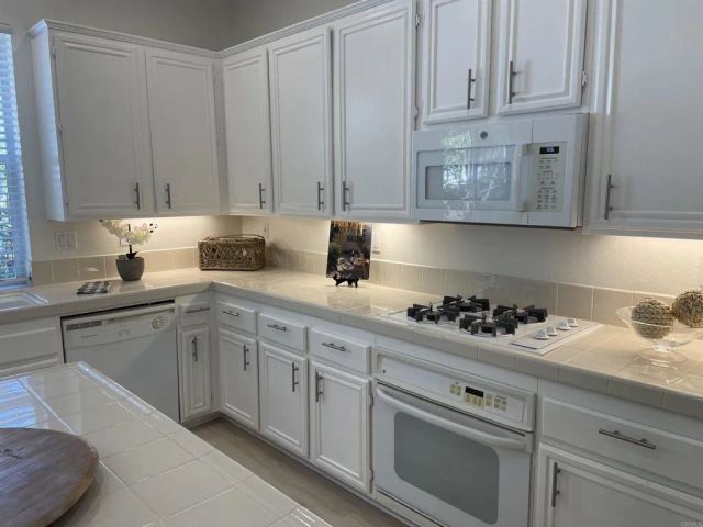 11323 WEST SAN RAPHAEL DRIVEWAY, San Diego, CA 92130