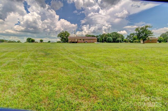 404 Baxter Road, Cherryville, NC 28021