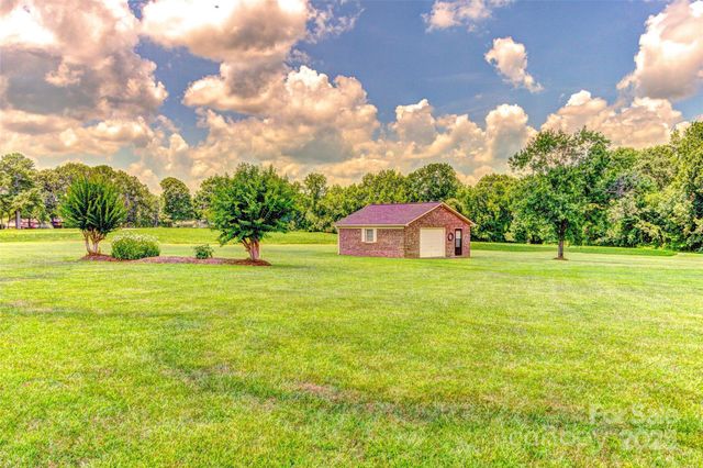 404 Baxter Road, Cherryville, NC 28021