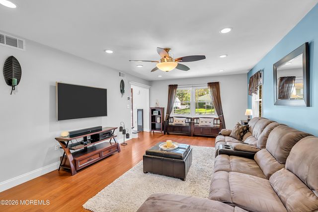 19 Ambler Lane, Aberdeen, NJ 07747