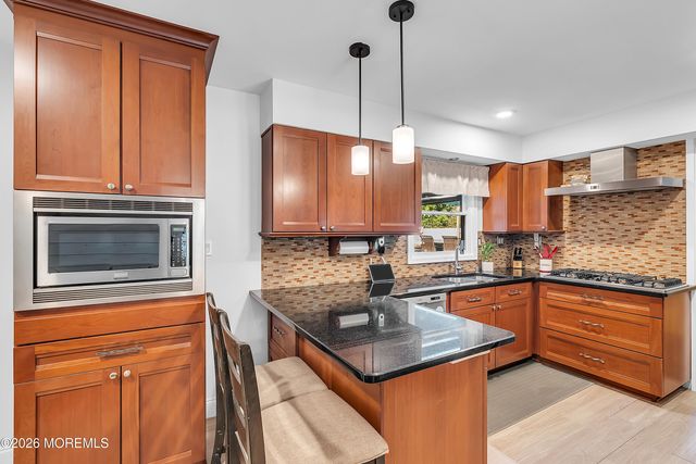 19 Ambler Lane, Aberdeen, NJ 07747