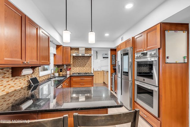19 Ambler Lane, Aberdeen, NJ 07747