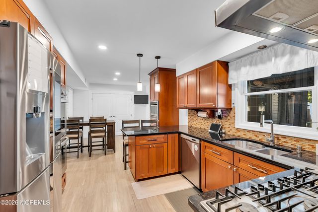 19 Ambler Lane, Aberdeen, NJ 07747