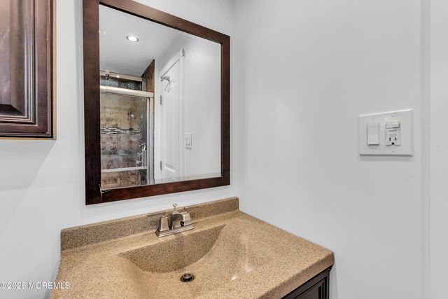 19 Ambler Lane, Aberdeen, NJ 07747