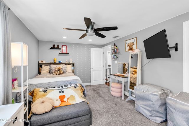 19 Ambler Lane, Aberdeen, NJ 07747