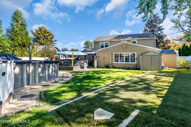 19 Ambler Lane, Aberdeen, NJ 07747