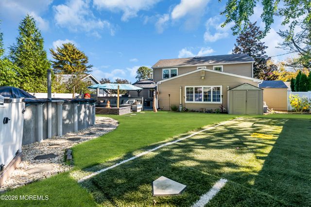 19 Ambler Lane, Aberdeen, NJ 07747