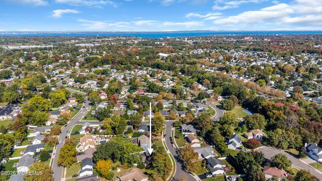 19 Ambler Lane, Aberdeen, NJ 07747