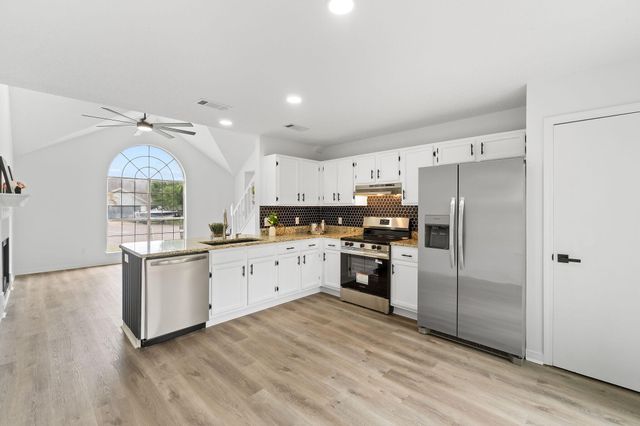 1725 Colonial Court, Fort Walton Beach, FL 32547