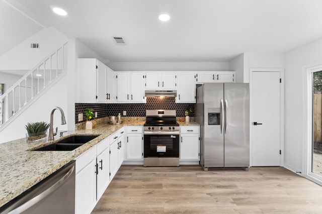 1725 Colonial Court, Fort Walton Beach, FL 32547