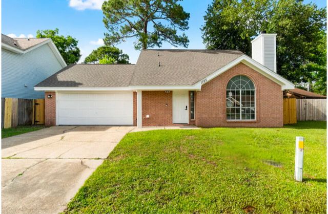 1725 Colonial Court, Fort Walton Beach, FL 32547