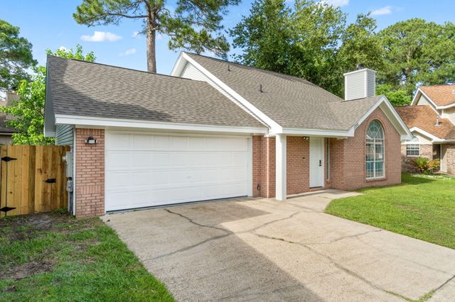 1725 Colonial Court, Fort Walton Beach, FL 32547