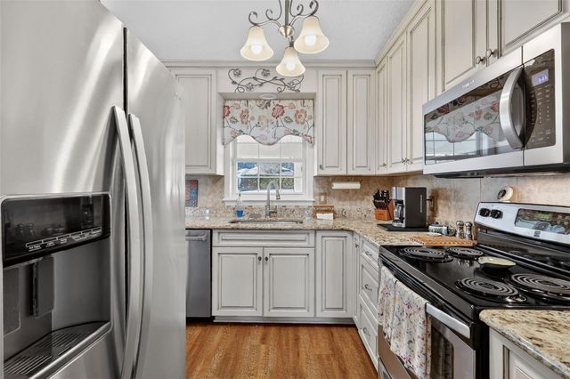 13523 BISCAYNE DRIVE, Grand Island, FL 32735