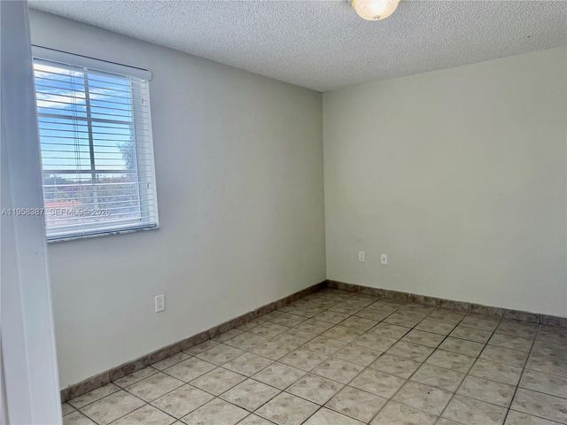 601 SW 37th Ave 304, Miami, FL 33135