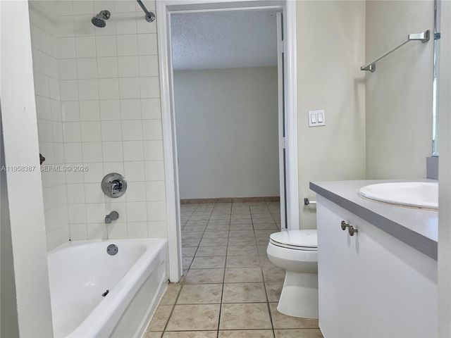 601 SW 37th Ave 304, Miami, FL 33135