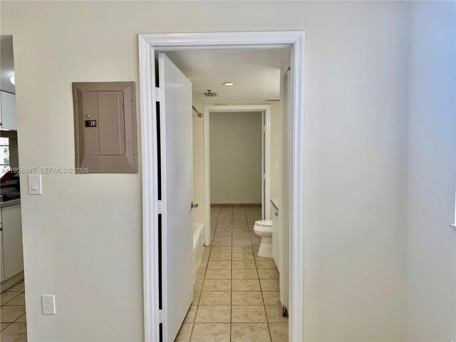 601 SW 37th Ave 304, Miami, FL 33135