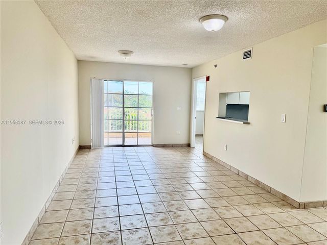 601 SW 37th Ave 304, Miami, FL 33135