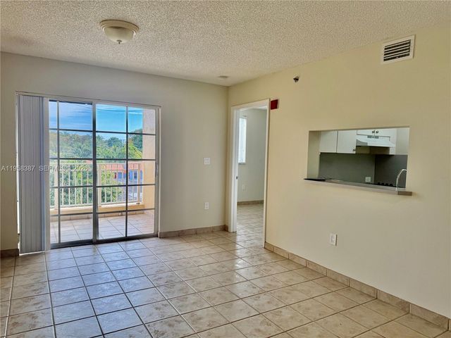601 SW 37th Ave 304, Miami, FL 33135