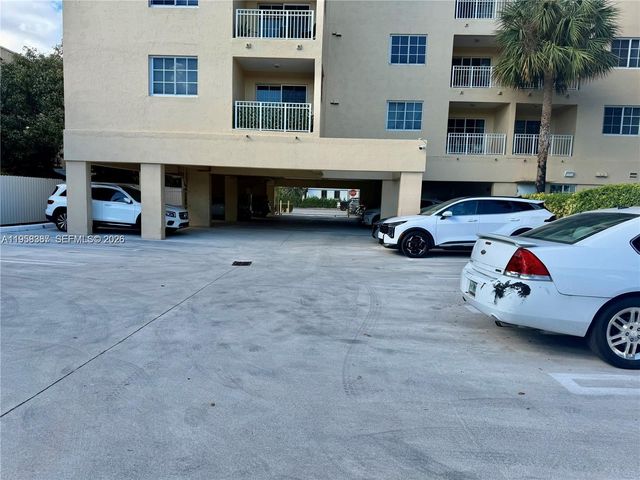 601 SW 37th Ave 304, Miami, FL 33135