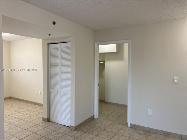 601 SW 37th Ave 304, Miami, FL 33135